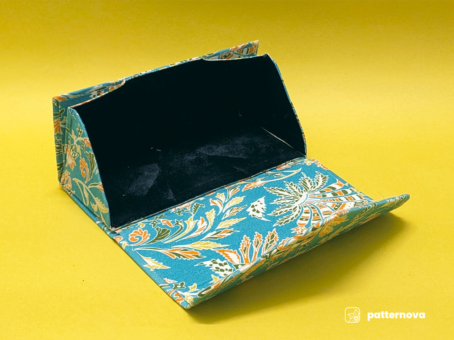 Aqua Bloom Easy Fold Spectra Case