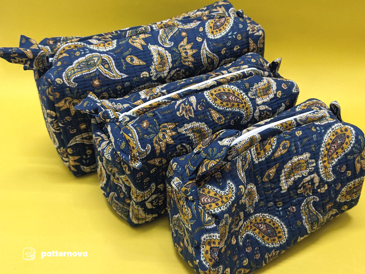 Easy pack Elegant paisley travel pouch